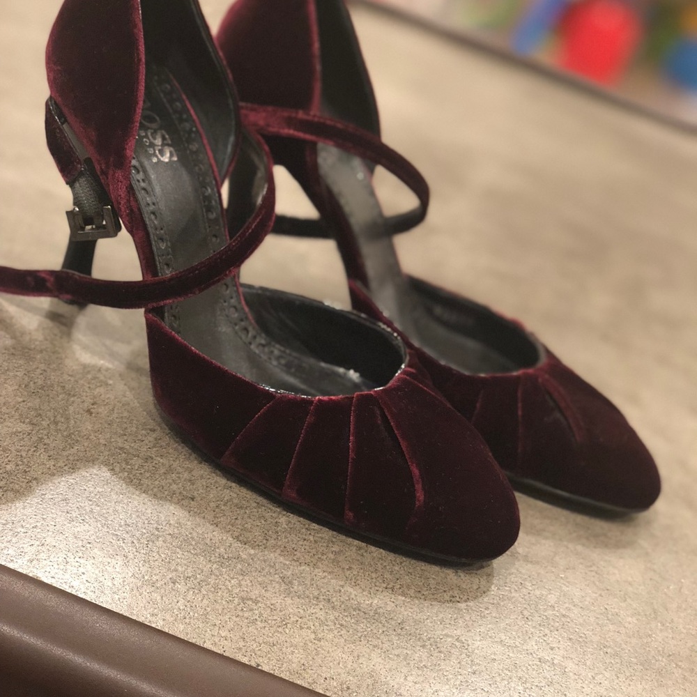 Hugo boss dark Cherry red velvet pumps - Picture 2 of 4